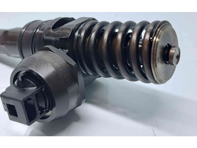 Форсунка 038130073AG Volkswagen Jetta V