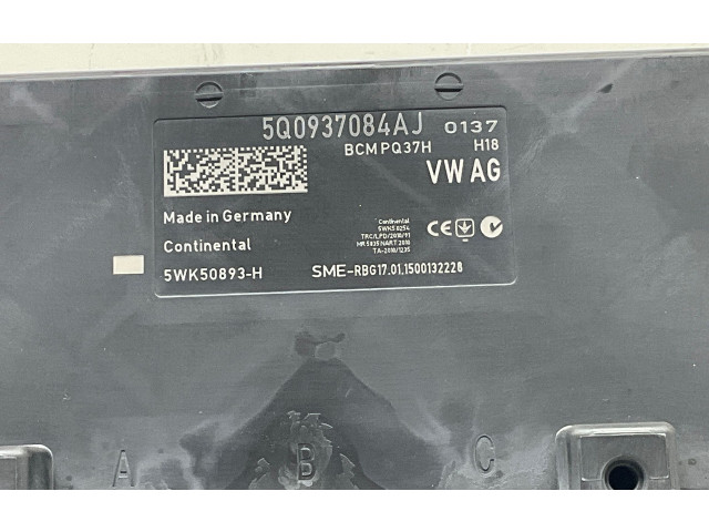 Блок комфорта 5Q0937084AJ   Skoda Octavia Mk3 (5E)   