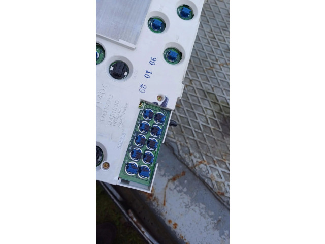 Přístrojová deska  Volvo S70  V70  V70 XC 1998 9451530  