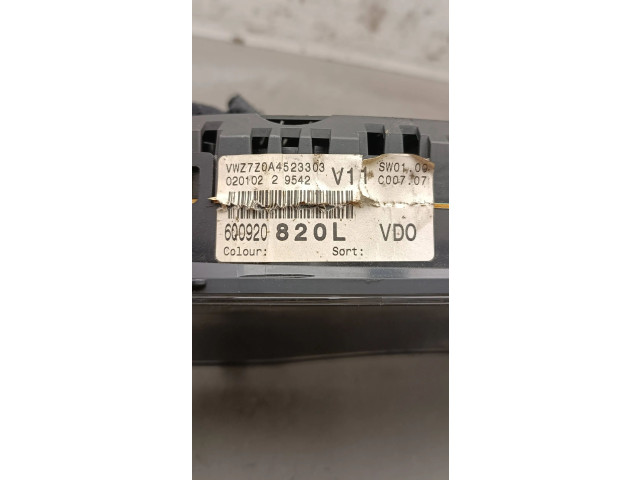 Панель приборов 6Q0920820L, 7ZQA4523303   Volkswagen Polo       