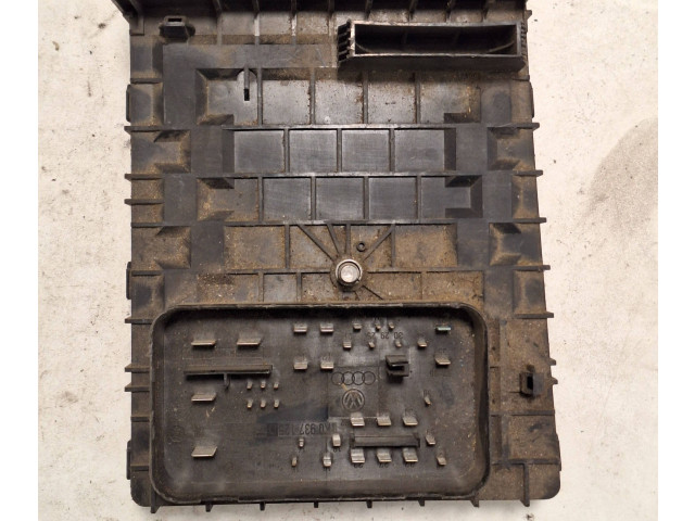 Pojistková skříňka 017183073, 1K0937125D Volkswagen Caddy 2011