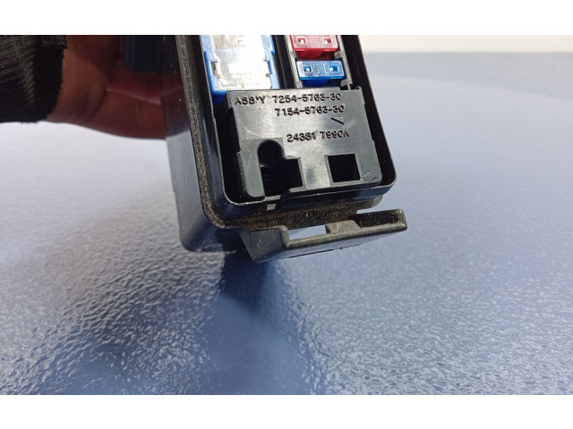 Pojistková skříňka 243817990A Infiniti G37 2011