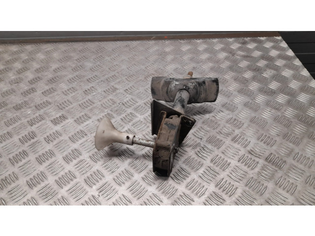 Крепежный винт (запасное колесо)