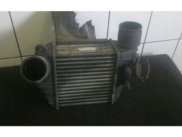 Интеркулер 1J0145803A Volkswagen Golf IV