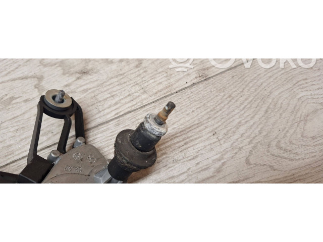 Двигатель стеклоочистителя заднего стекла 5j7955711b    Skoda Yeti (5L)  CBZB 