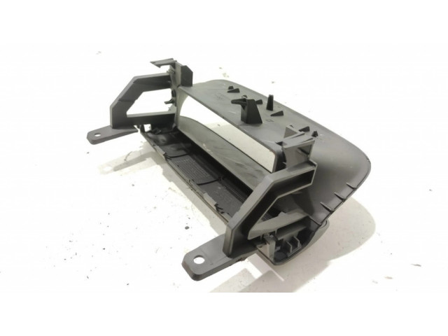 Другая деталь салона