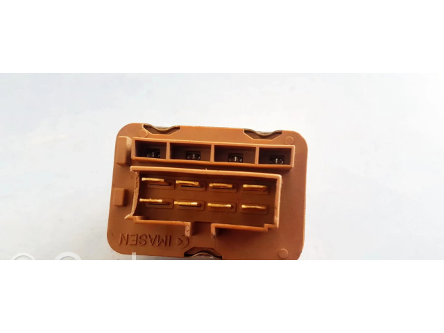 Блок управления E8T08473 Mitsubishi Carisma