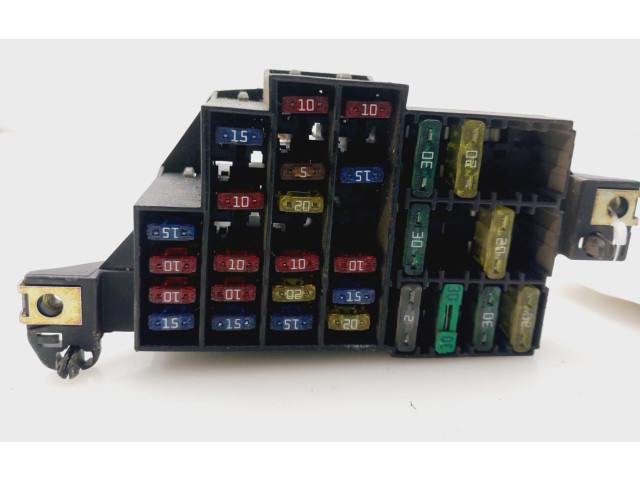 Блок предохранителей 7703297597   Renault Clio II    