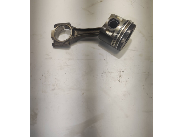 Píst 038G   Volkswagen Caddy    BLS 