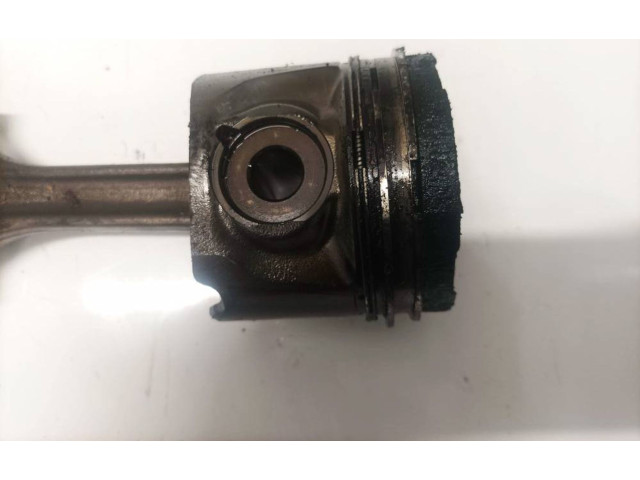 Поршень с шатуном Volvo S60