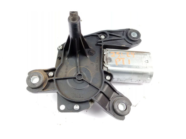 Моторчик заднего дворника 9225634 Opel Combo C