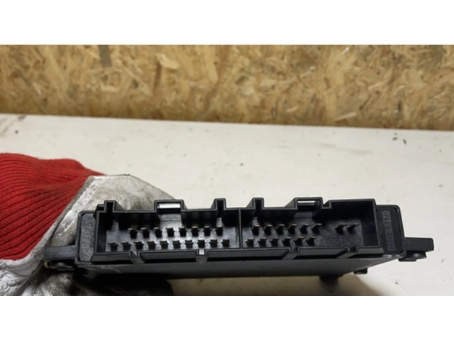 Pojistková skříňka A1645400272, 1645400272 Mercedes-Benz ML W164 2006