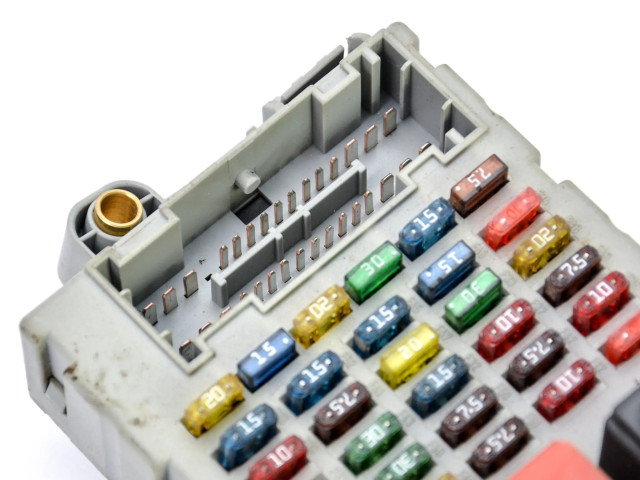 Pojistková skříňka 51735172, 46520600 Fiat Punto (188) 1999