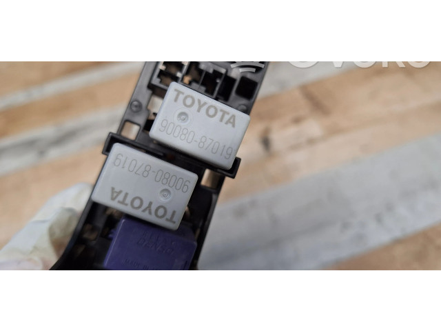 Pojistková skříňka 9008087019 Toyota Auris 150 2009