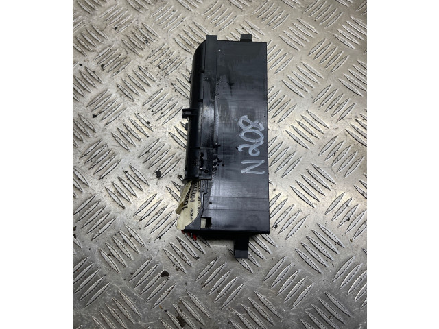 Блок предохранителей Volkswagen Jetta VI