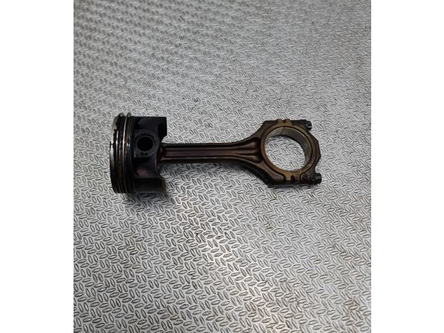  Поршень с шатуном    Audi A3 S3 8P  