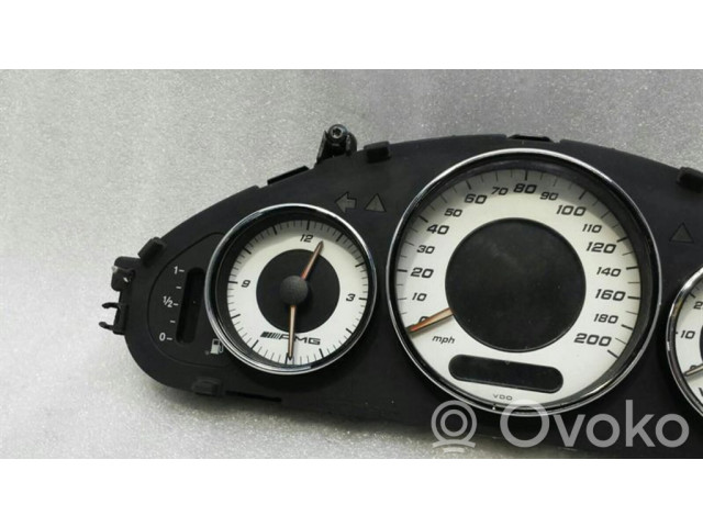 Přístrojová deska Mercedes-Benz CLS AMG C219 2005 A2195402811