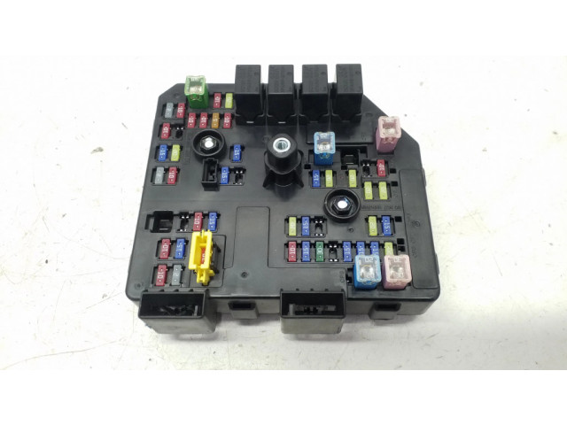 Блок предохранителей 23189290 Chevrolet Captiva