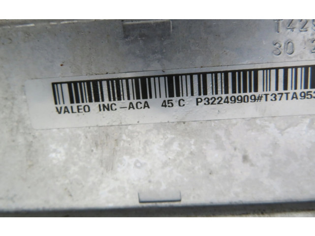 Интеркулер P32249909 Volvo XC40