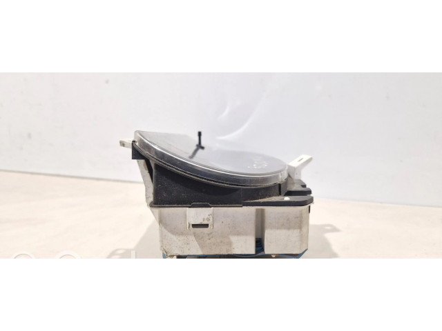 Панель приборов 69719320A Mazda 626