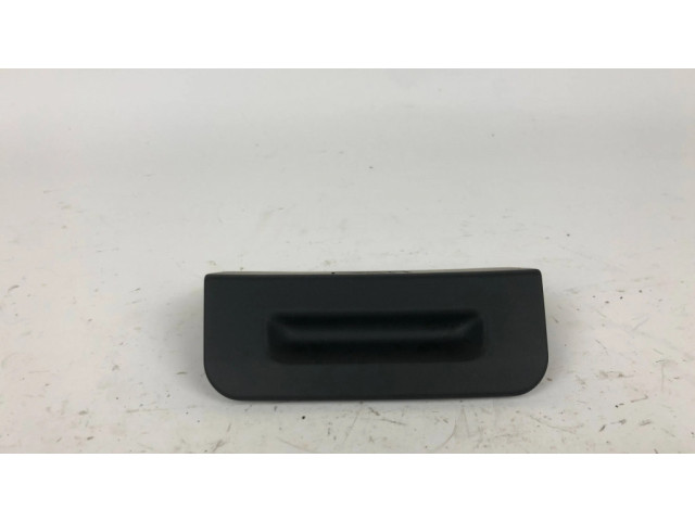 Другая деталь салона