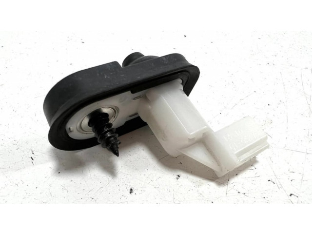 Передний датчик открытия / закрытия двери (крыло)