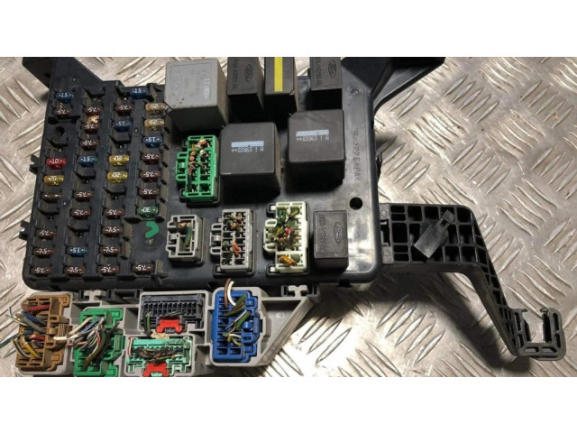 Блок предохранителей 2L1830949, 1S7T14A073AF Ford Mondeo Mk III