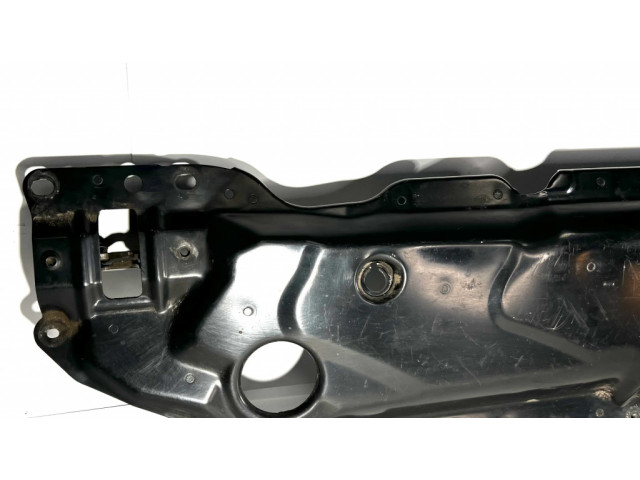 Верхняя часть панели радиаторов (телевизора)