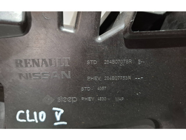 Блок предохранителей 284B07078R Renault Clio V