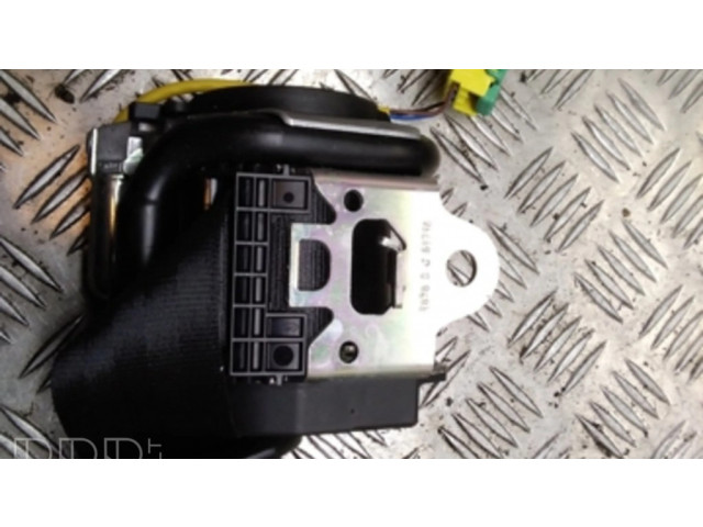 Задний ремень безопасности