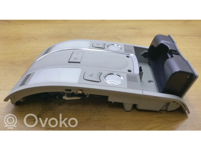 Фонарь освещения передних мест