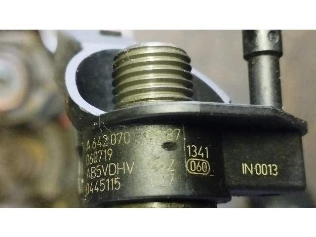 Форсунка A6420700587, 0445115027 Jeep Grand Cherokee (WK) для дизельного двигателя 3