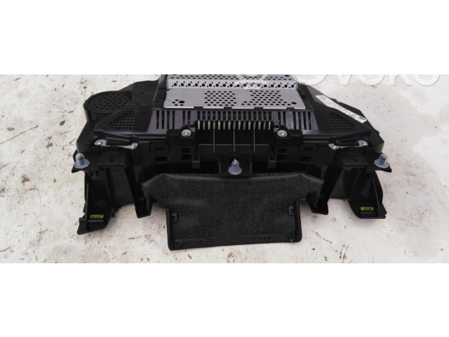 Přístrojová deska Volkswagen Touareg II 2010 7P6920980A