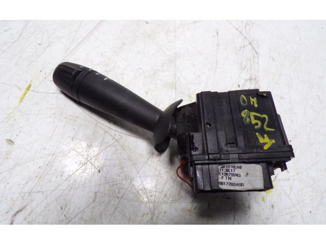 Ручка стеклоочистителей 8201168008, 681726046R Dacia Lodgy