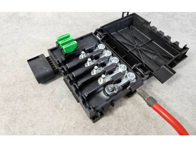 Блок предохранителей 1J0937550AF Skoda Octavia Mk1 (1U)