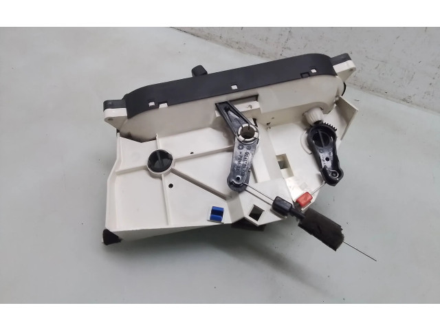 Блок управления климат-контролем Mitsubishi Carisma