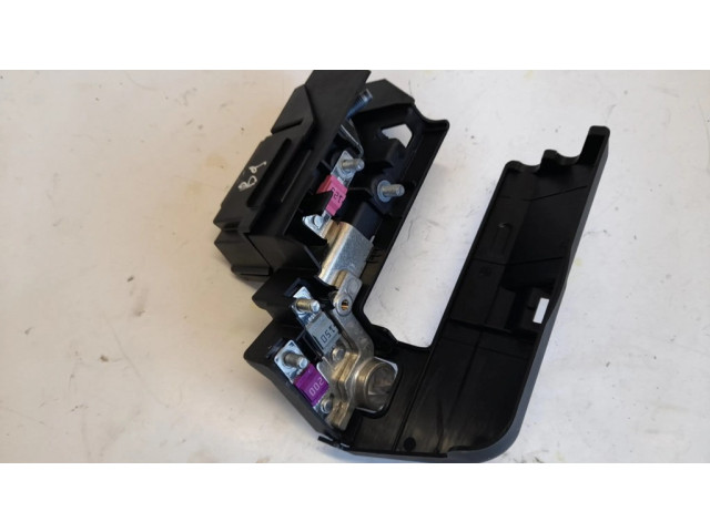 Плюсовый провод (аккумулятора)