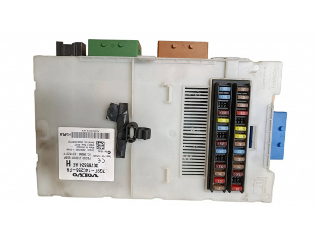 Блок предохранителей 7G9T14C256FA, 30765624AE   Volvo V70    