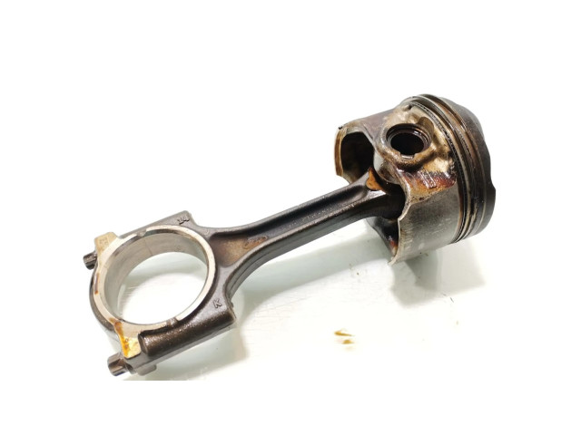 Píst    Ford Focus C-MAX  pro benzínový motor 1.6  1.6 EcoBoost