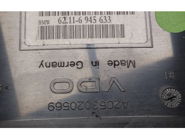 Pojistková skříňka Спидометр (приборный щиток) 6945633, 62116945633 BMW 5 E60 E61 2004