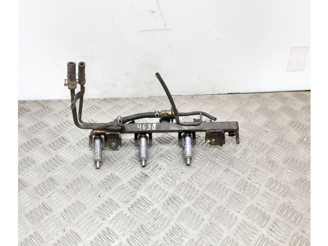 Vstřikovač 3303980 Suzuki Liana M13A