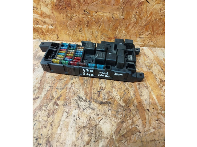 Блок предохранителей 8637841, 518717004 Volvo V70