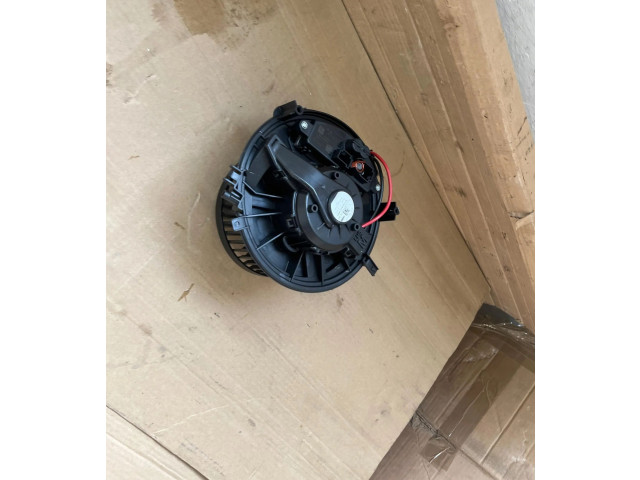 Вентилятор печки 5WB819021A Volkswagen Golf VIII