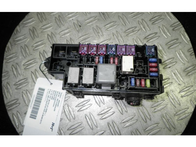 Блок предохранителей Daihatsu Sirion