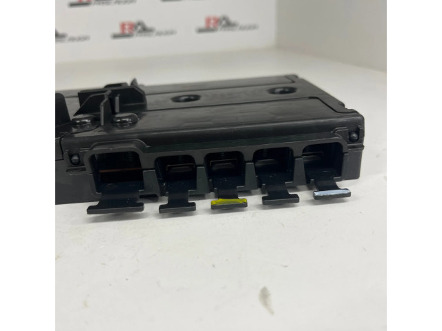 Pojistková skříňka A2135401115 Mercedes-Benz C W205 2020