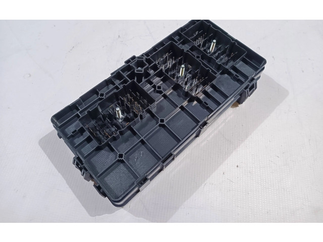 Блок предохранителей  L1MT-14D088-MF   Ford Explorer VI    