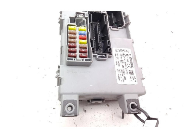 Блок предохранителей 1368892080   Citroen Nemo    