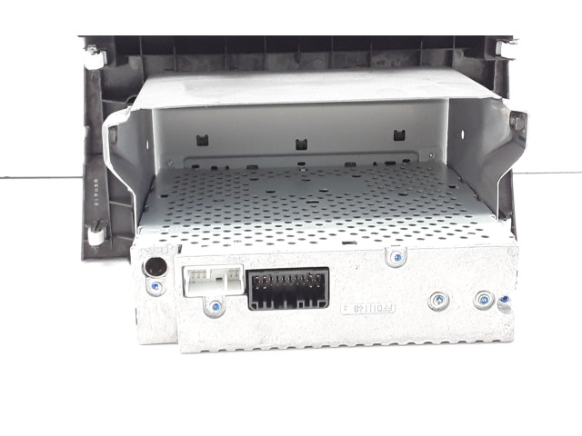 Радио/ проигрыватель CD/DVD / навигация