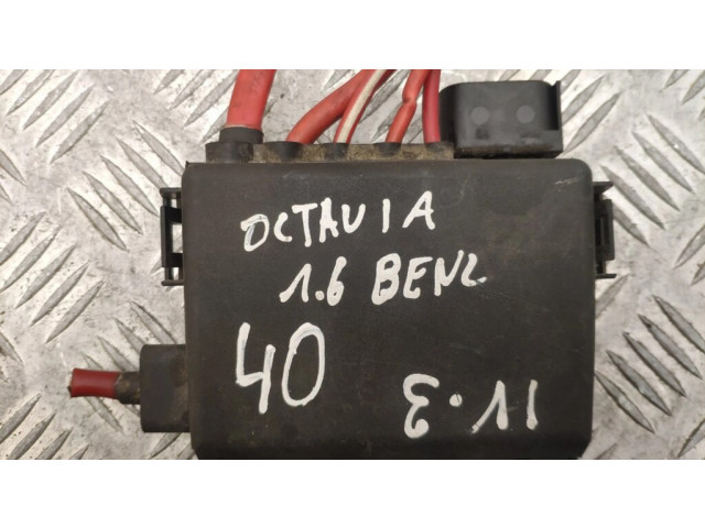 Блок предохранителей 1J0937550AB   Skoda Octavia Mk1 (1U)    