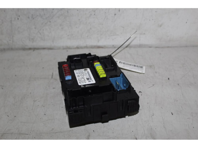 Блок предохранителей    Jeep Renegade    